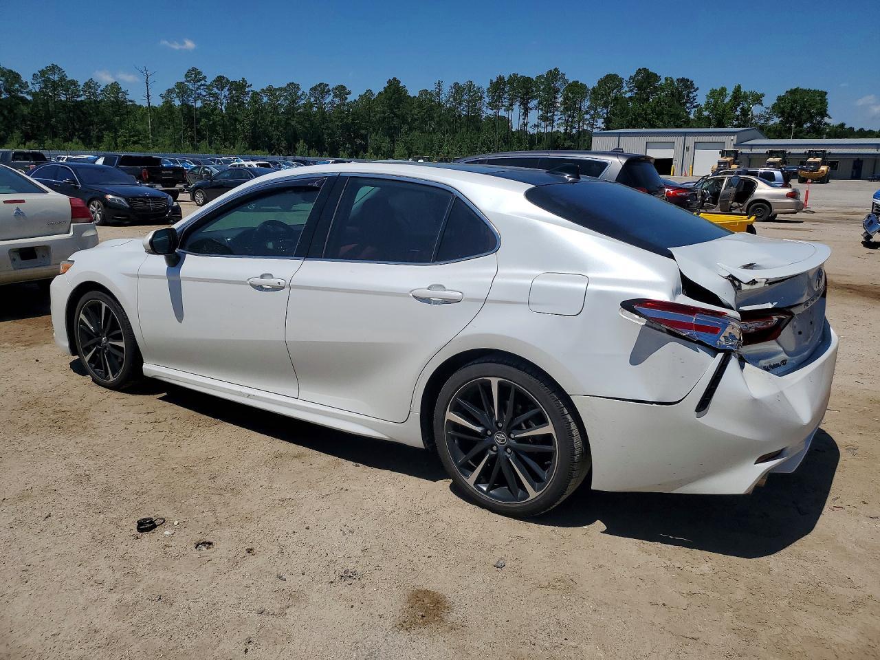 2020 Toyota Camry Xse V6 - Фото 2