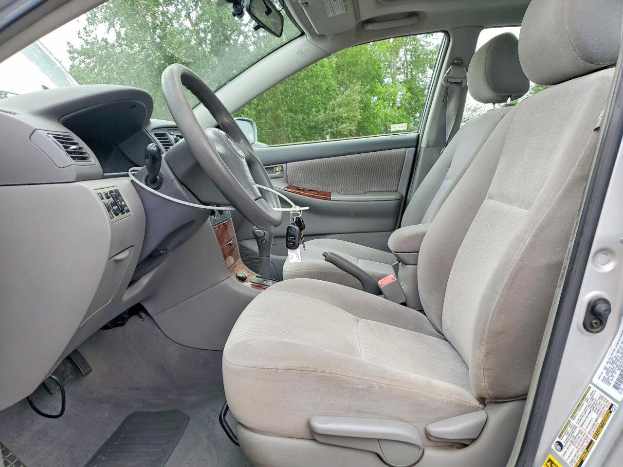 2005 Toyota Corolla Le - Image 7