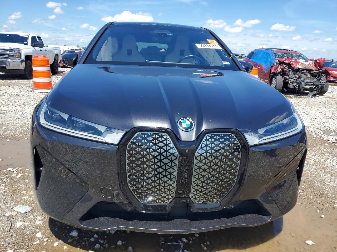 2025 BMW Ix xDrive50 - Фото 5