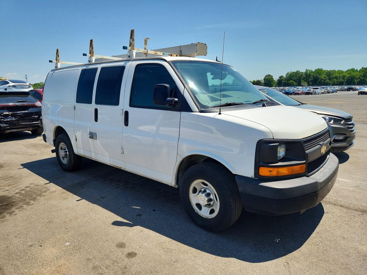 2015 Chevrolet Express G2500 - Фото 4