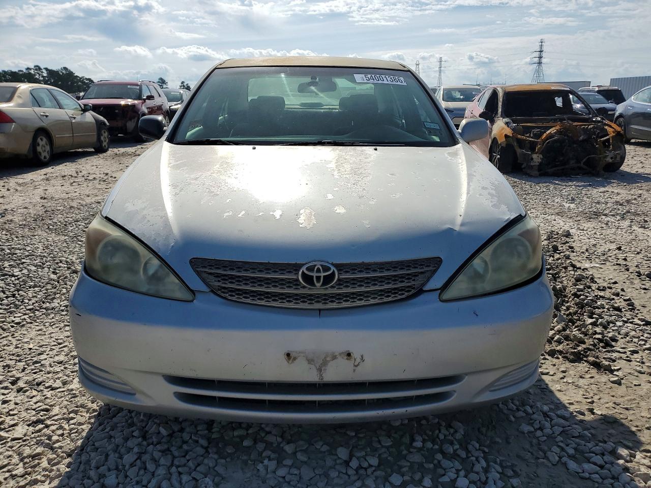 2002 Toyota Camry Le - Фото 5
