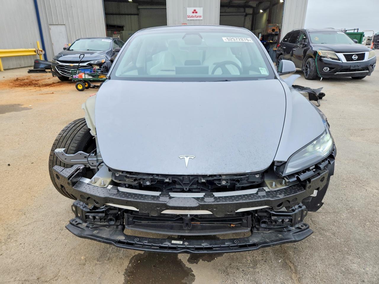 2025 Tesla Model 3 - Фото 5