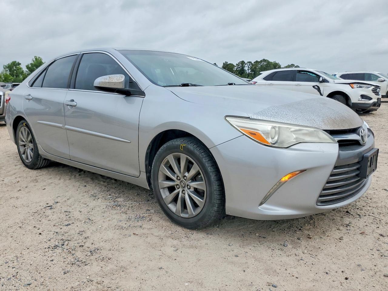 2017 Toyota Camry Xle - Image 4