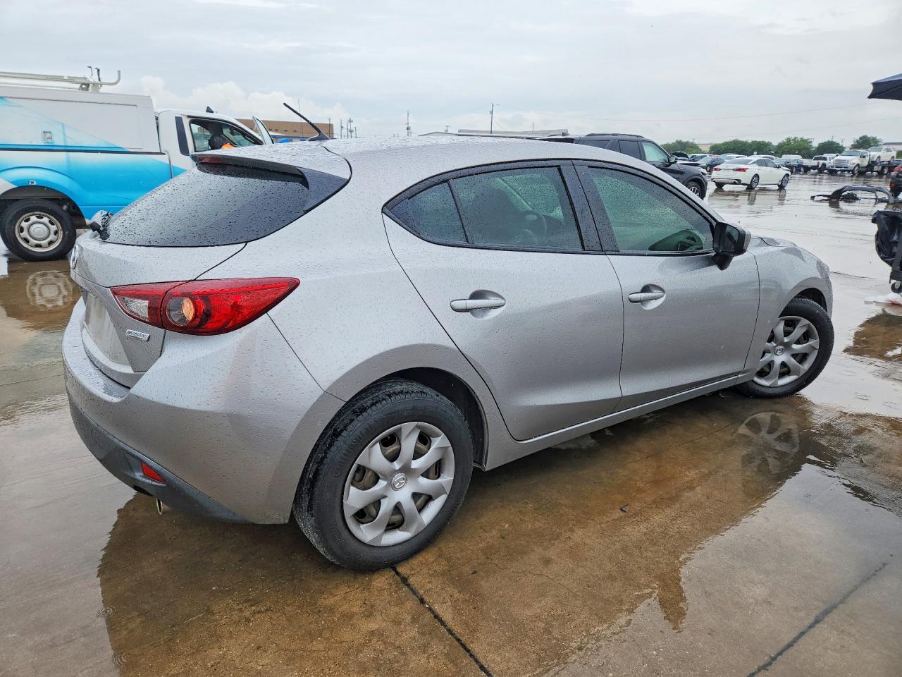 2015 Mazda 3 Sport - Image 3