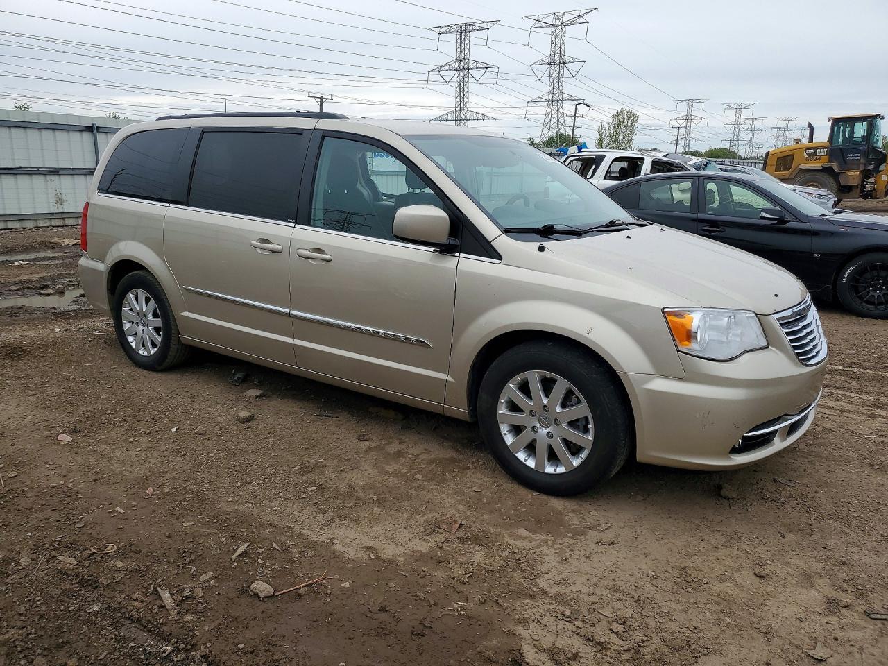 2014 Chrysler Town & Country Touring - Image 4