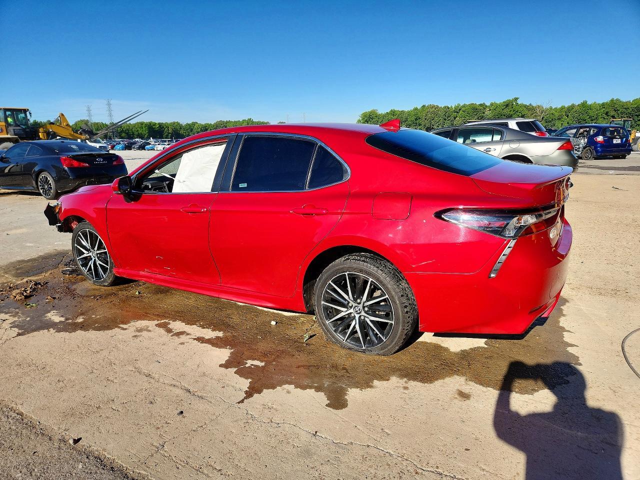 2023 Toyota Camry Se - Фото 2