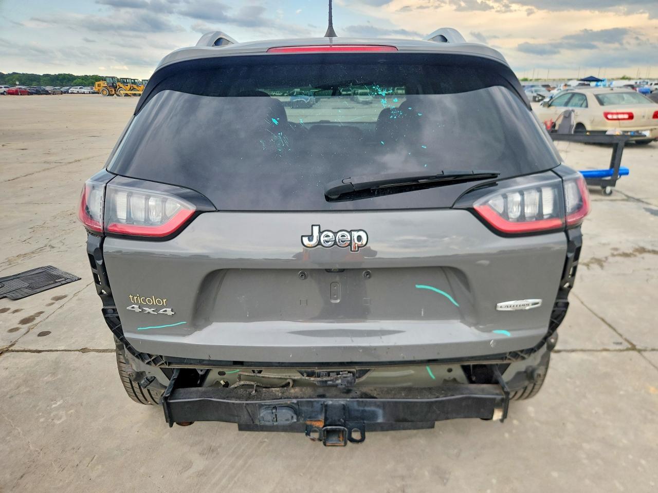 2020 Jeep Cherokee Latitude Plus - Фото 6