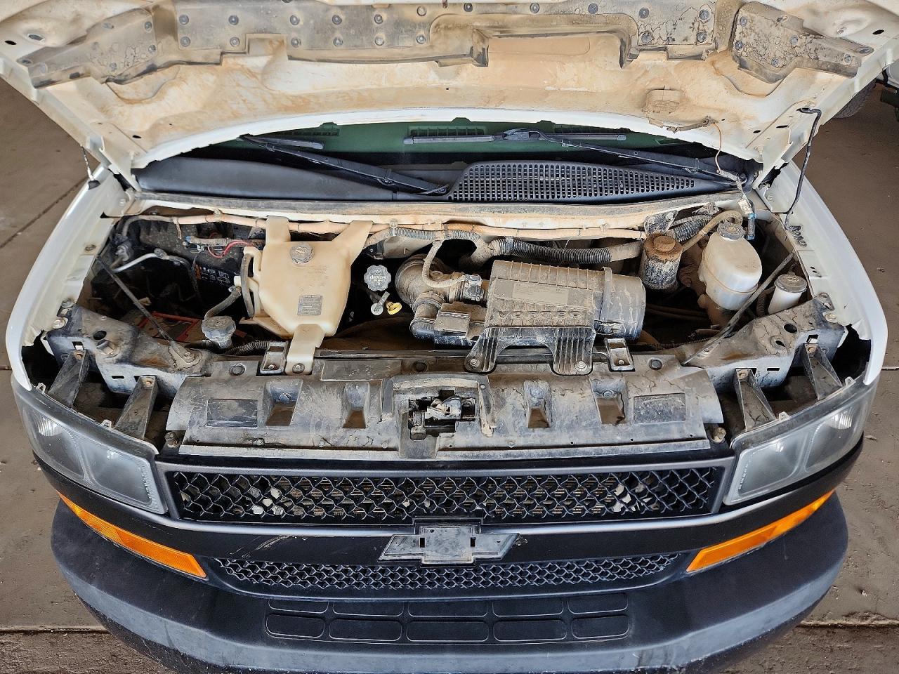 2020 Chevrolet Express G3500 Ls 6.0L V8 Passenger - Image 7