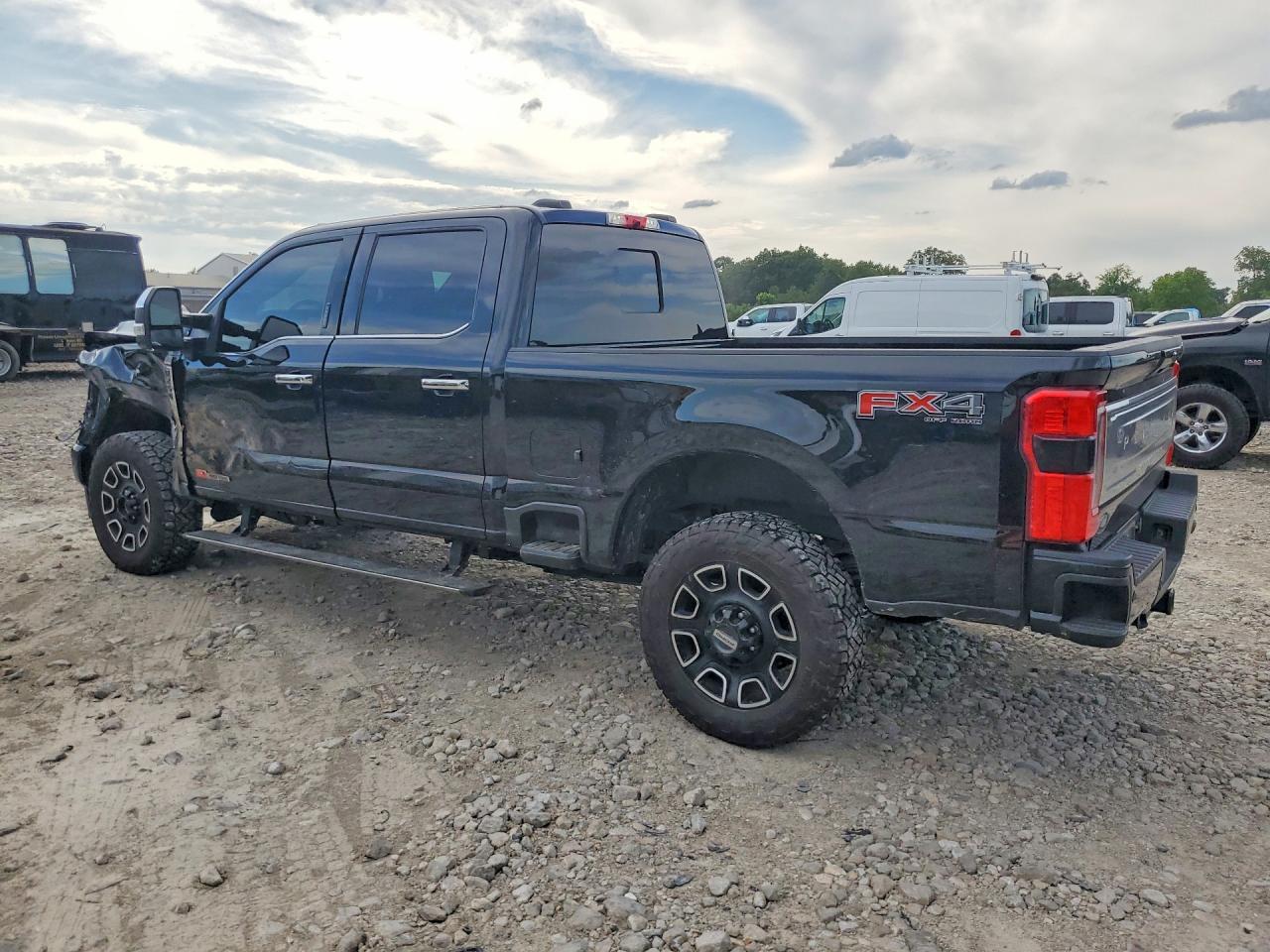 2024 Ford F250 Super Duty - Фото 2