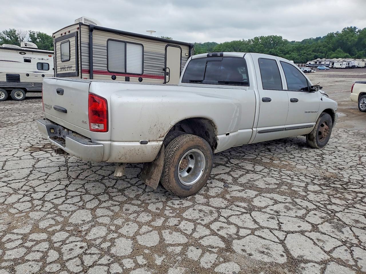 2004 Dodge Ram 3500 St - Image 3