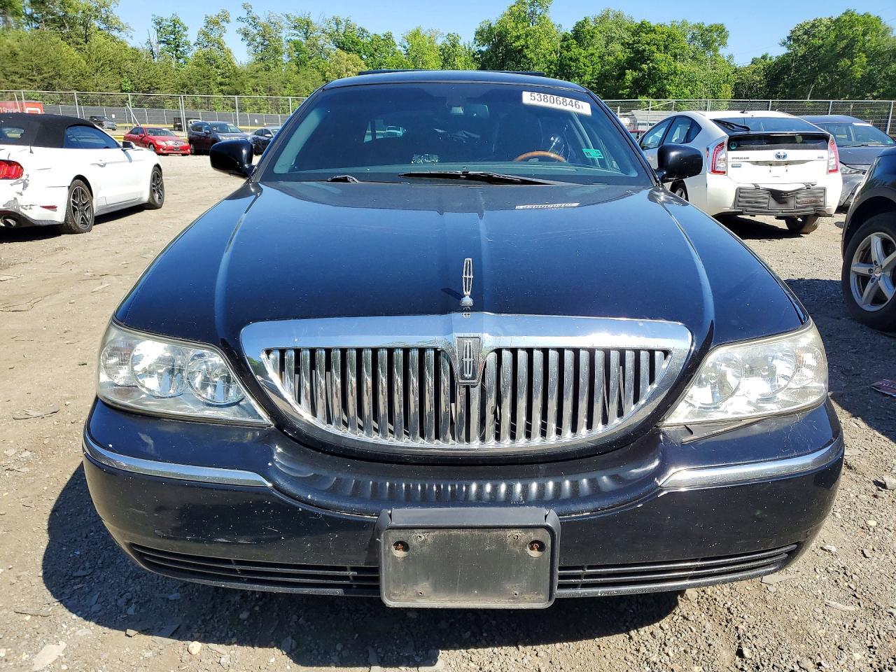 2003 Lincoln Town Car Signature - Фото 5