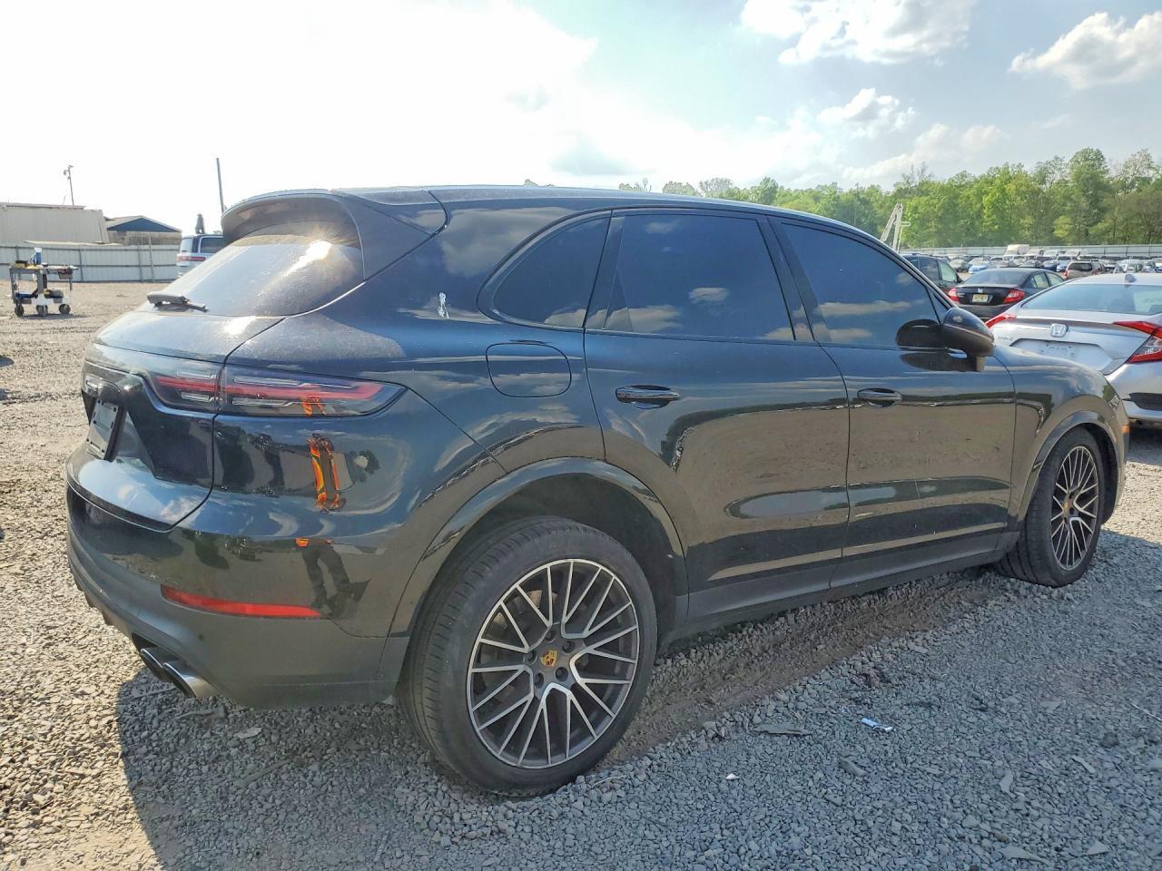 2020 Porsche Cayenne - Image 3