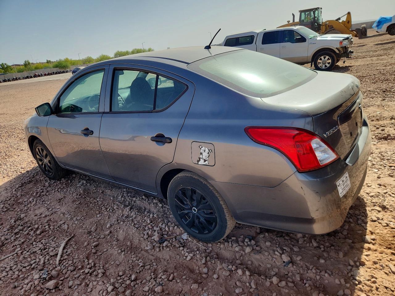 2016 Nissan Versa - Фото 2