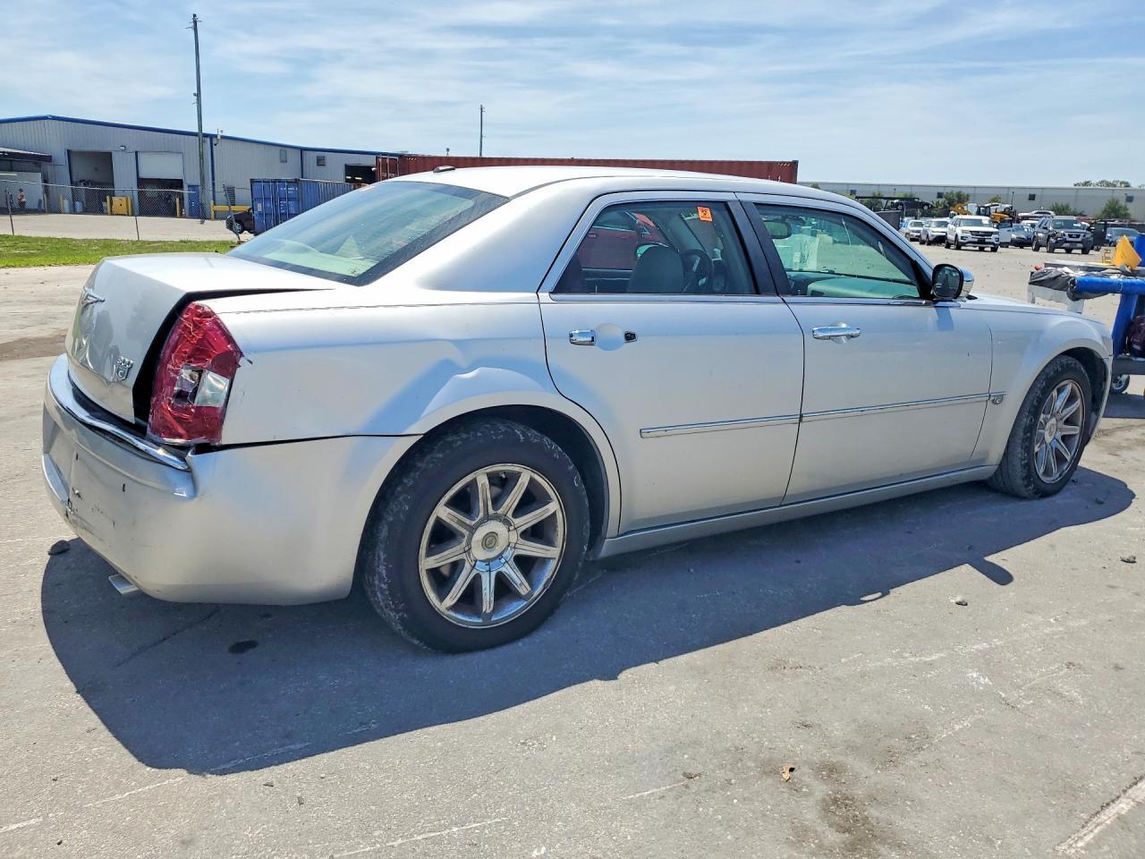 2006 Chrysler 300C - Фото 3