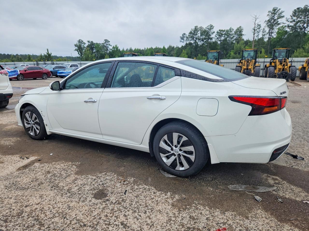 2023 Nissan Altima S - Image 2