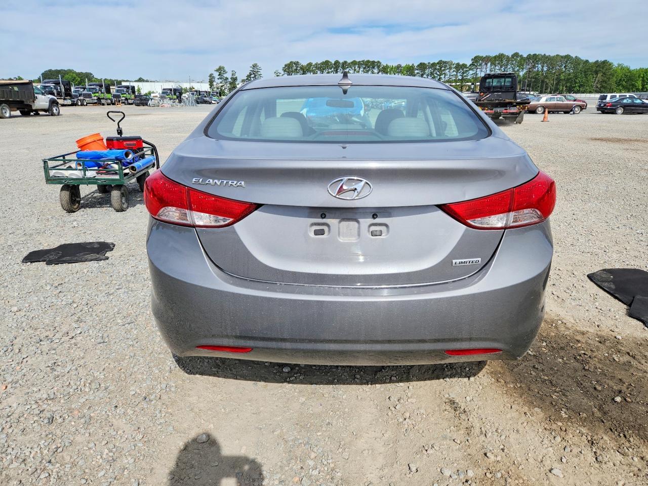 2013 Hyundai Elantra Limited - Image 6