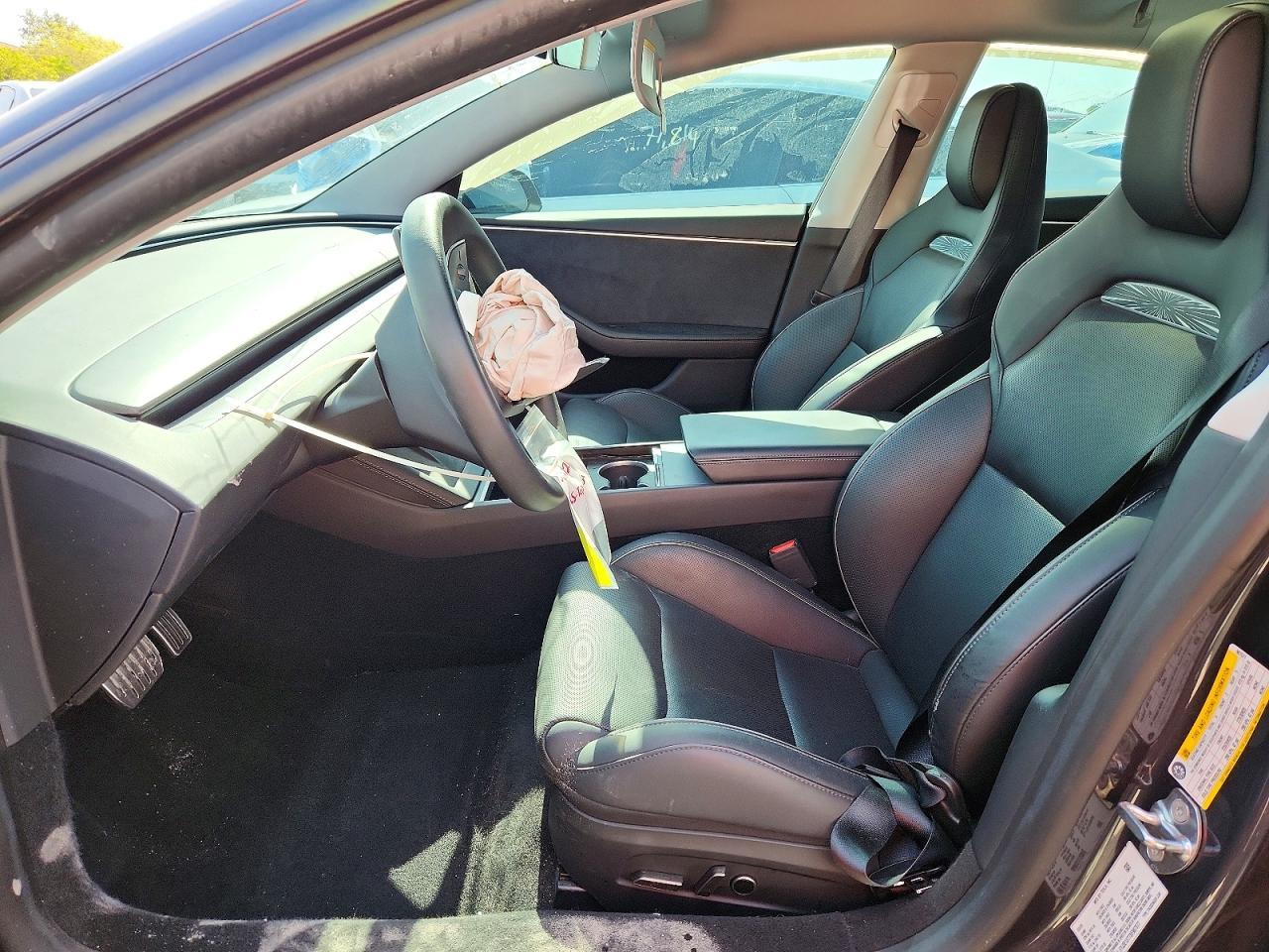 2025 Tesla Model 3 - Image 7