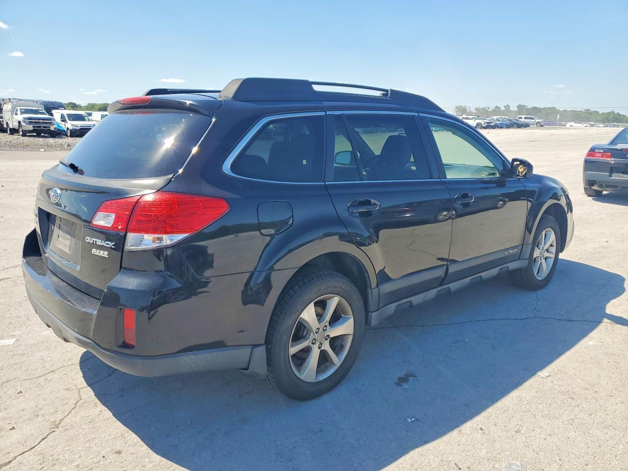 2013 Subaru Outback 2.5I Premium - Фото 3