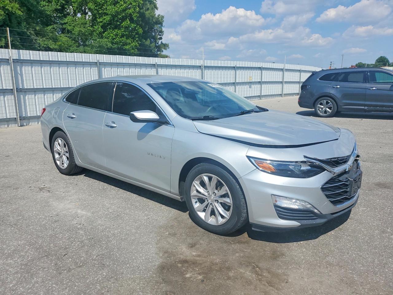 2019 Chevrolet Malibu Lt - Image 4
