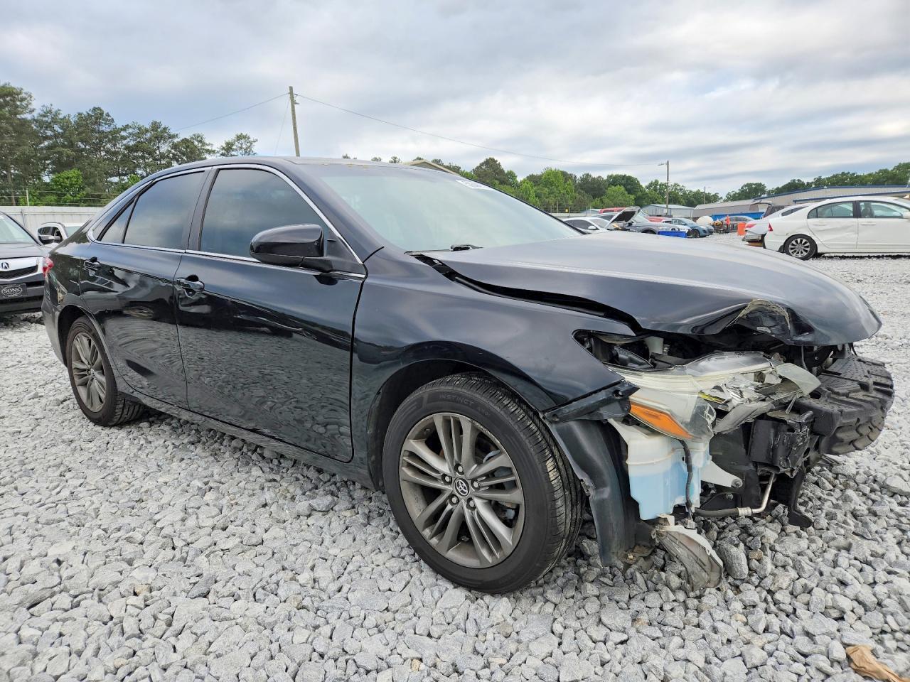 2016 Toyota Camry Se - Image 4