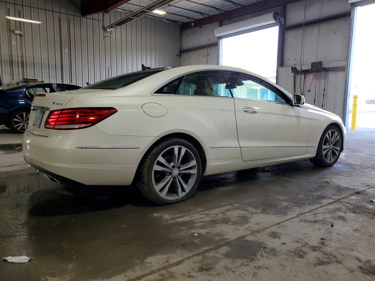 2015 Mercedes-Benz E 400 4Matic - Фото 3