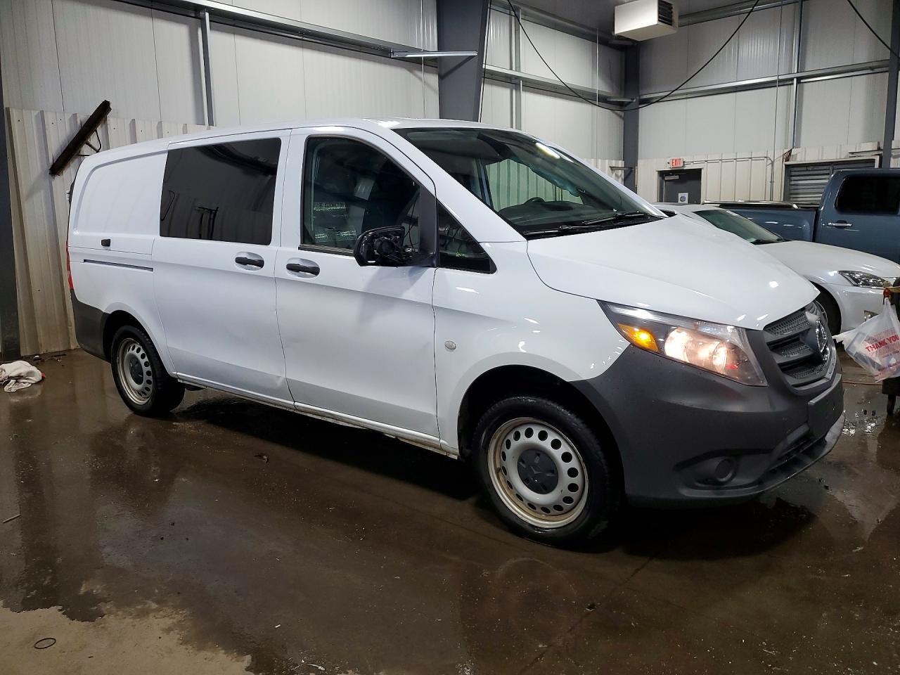 2022 Mercedes-Benz Metris - Image 4