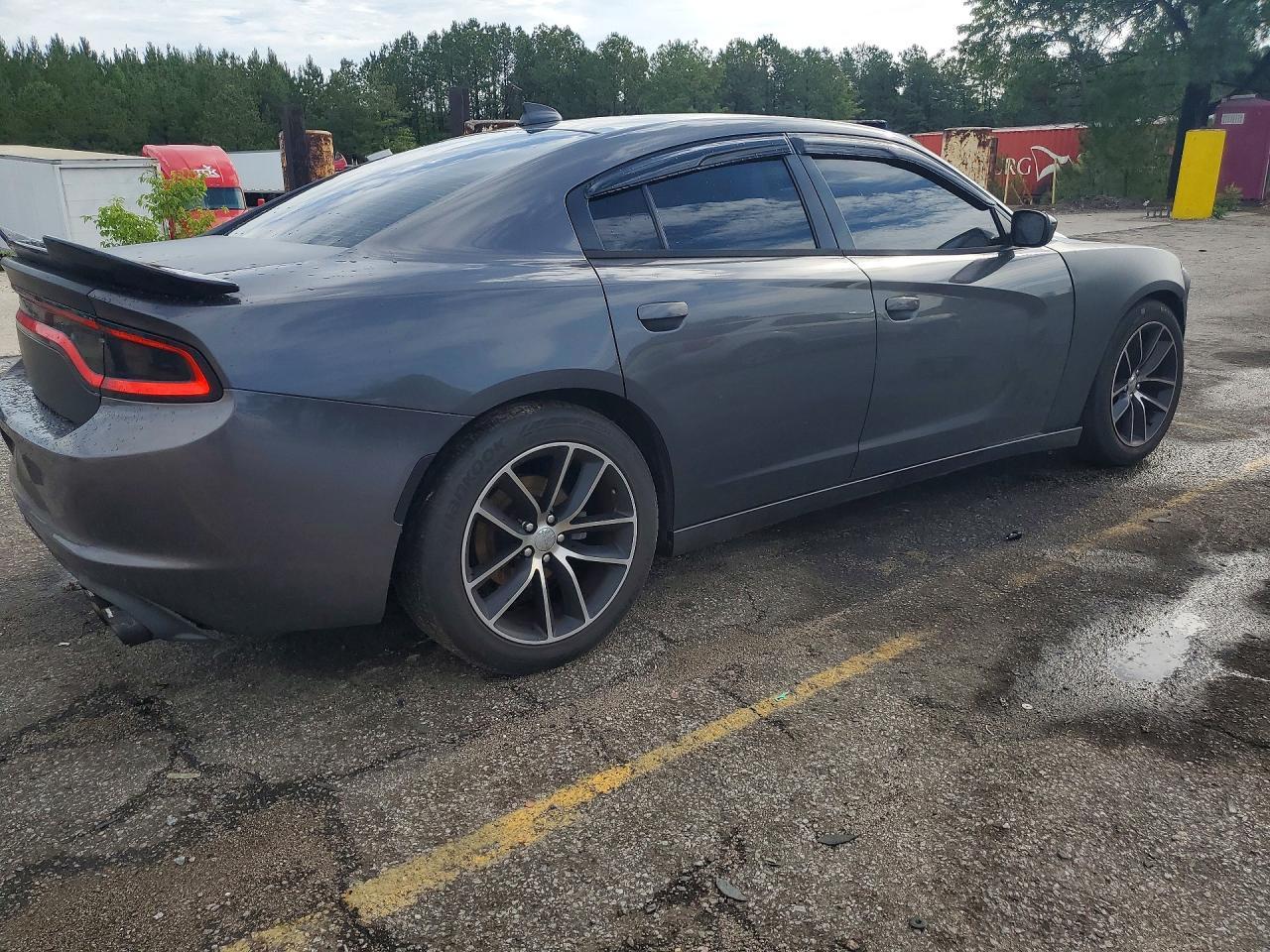 2015 Dodge Charger R - Фото 3