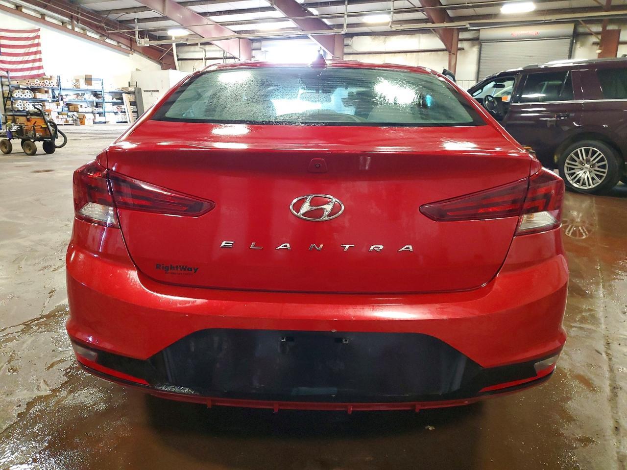 2019 Hyundai Elantra Se - Фото 6
