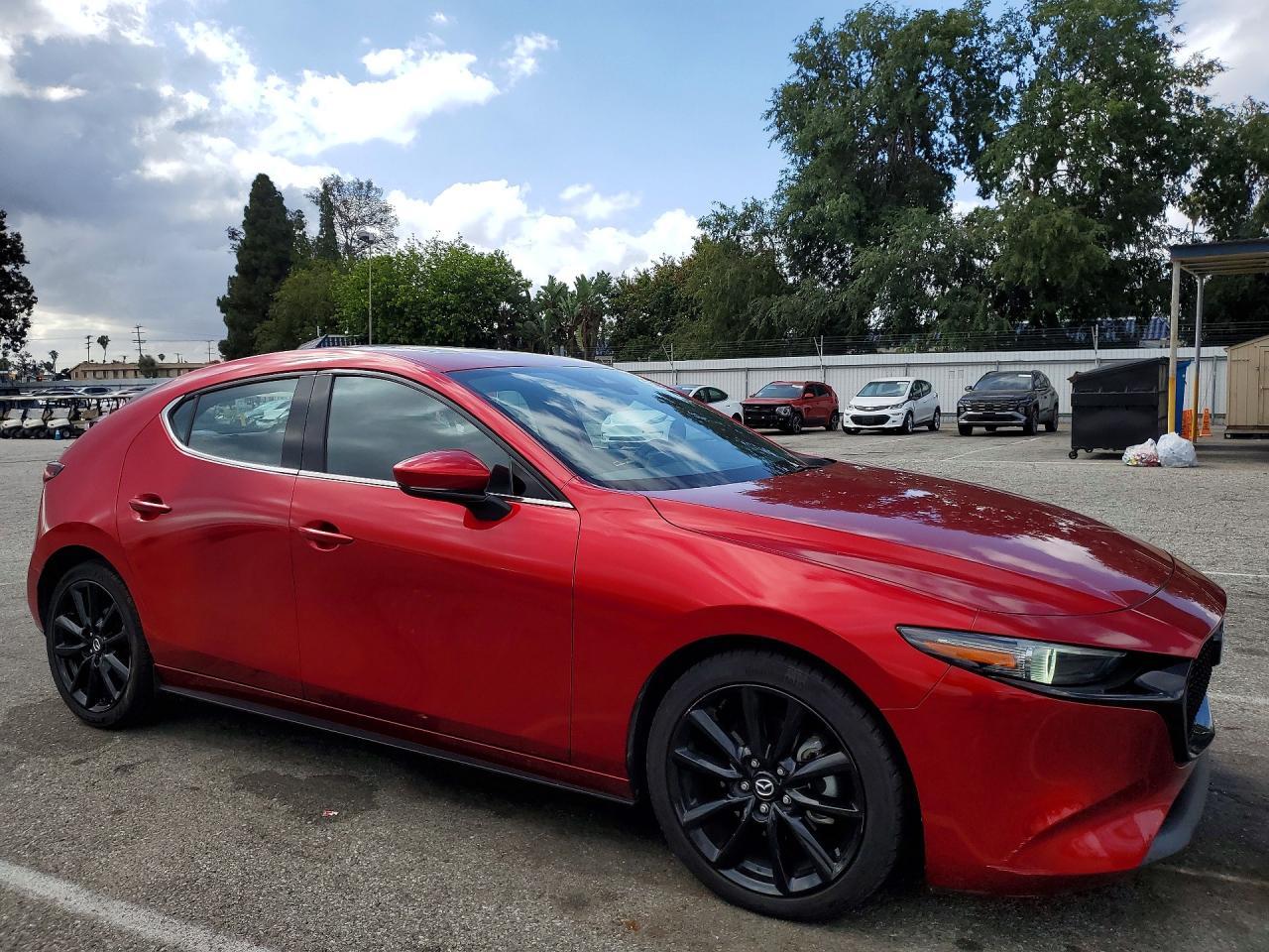 2020 Mazda 3 Premium - Image 4