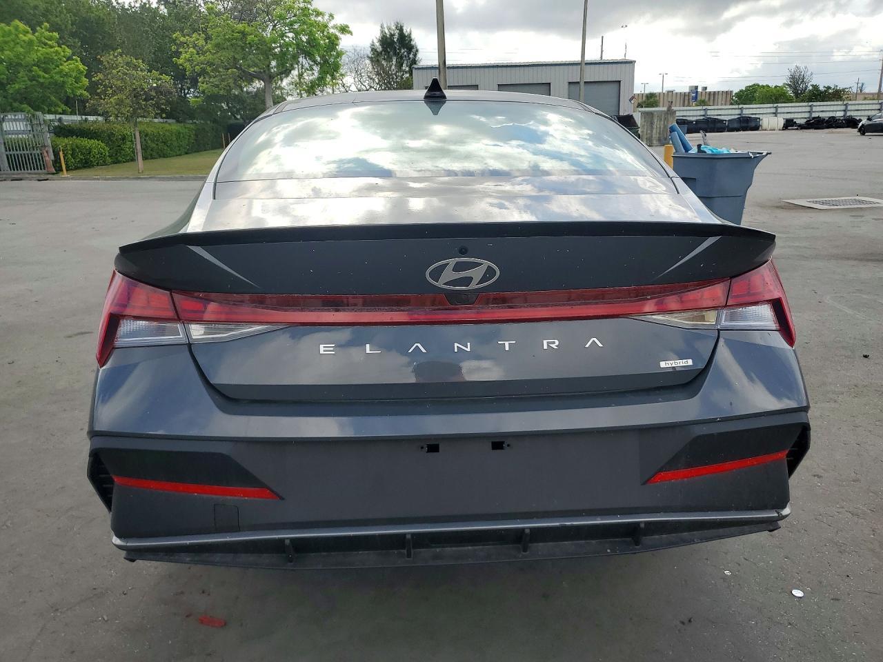 2025 Hyundai Elantra Hybrid Sel Sport - Image 6