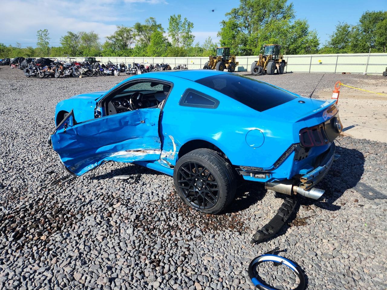 2013 Ford Mustang - Фото 2