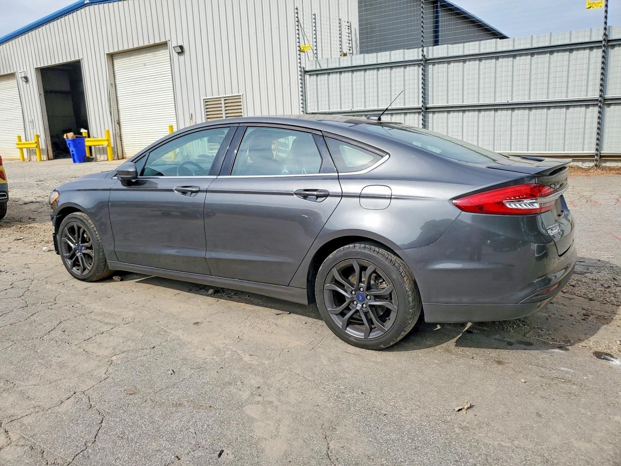 2018 Ford Fusion Se - Image 2