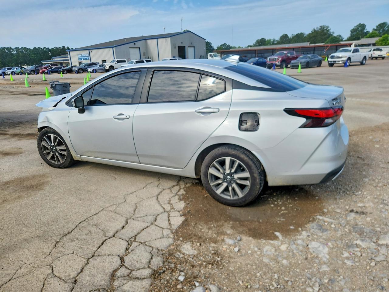 2020 Nissan Versa Sv - Фото 2