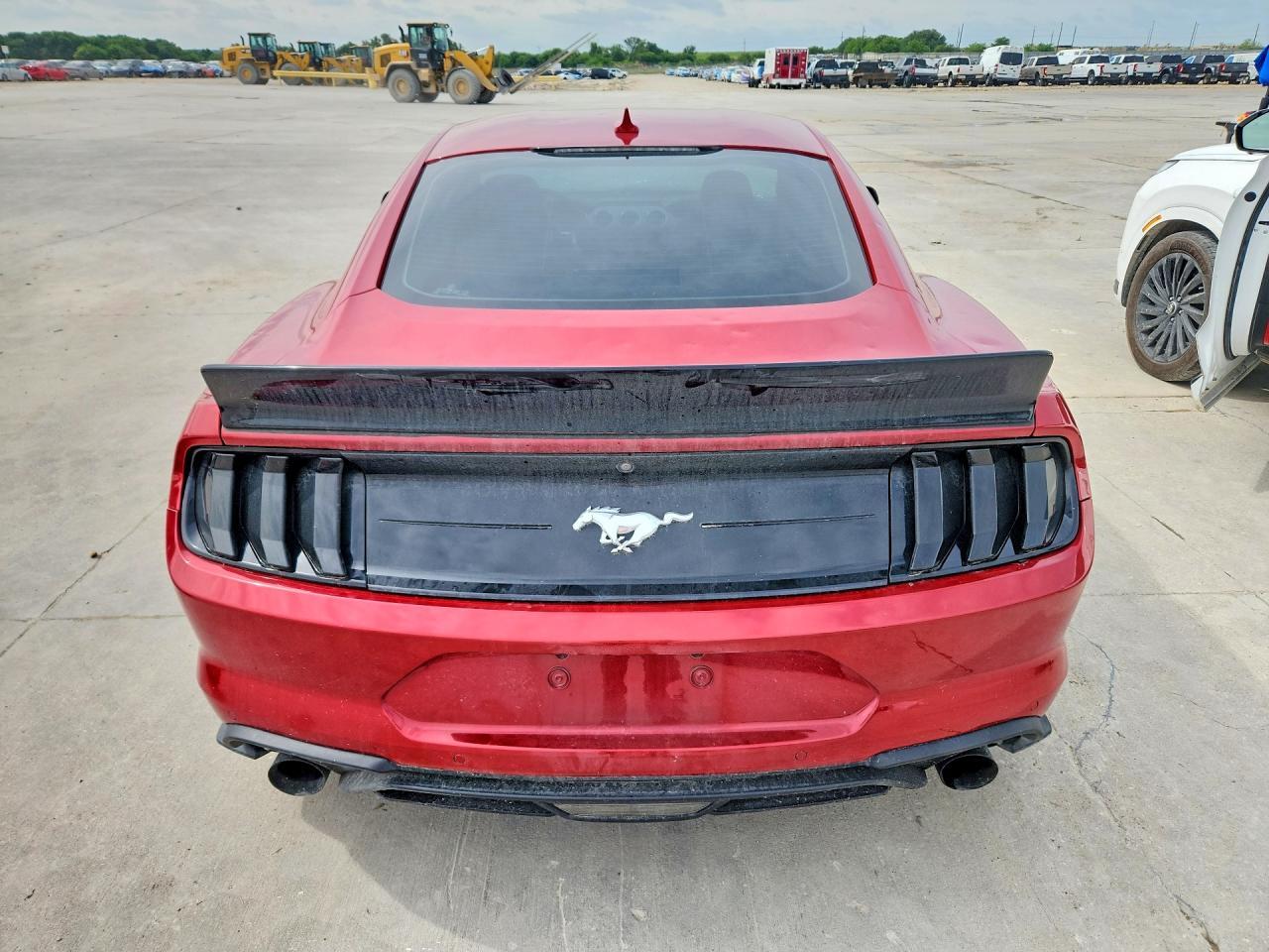 2020 Ford Mustang - Фото 6