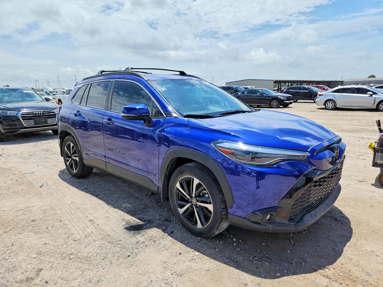 2024 Toyota Corolla Cross Hybrid Nightshade - Image 4