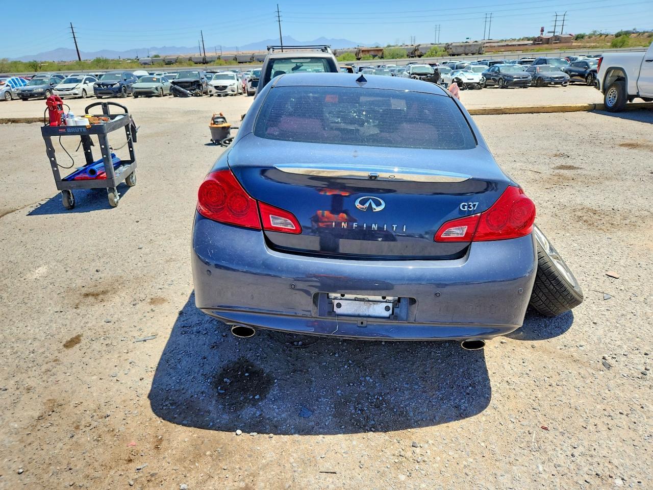 2011 Infiniti G37 Sedan Journey - Фото 6