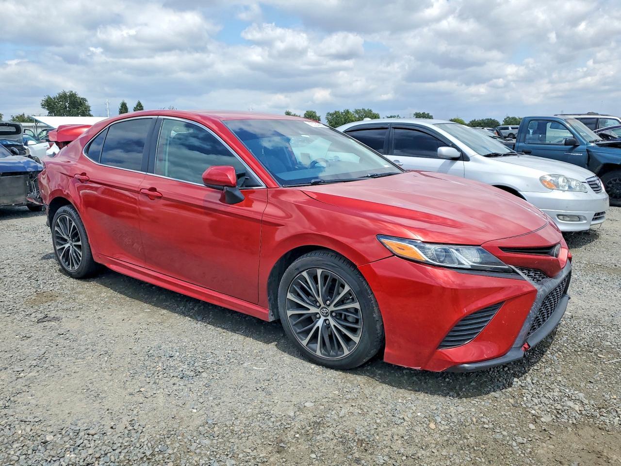 2019 Toyota Camry Se - Фото 4