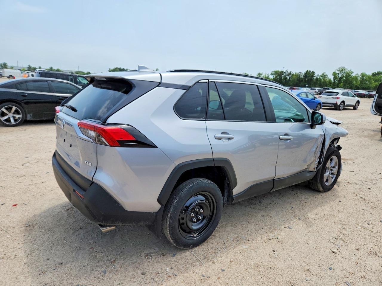2025 Toyota Rav4 Xle - Image 3