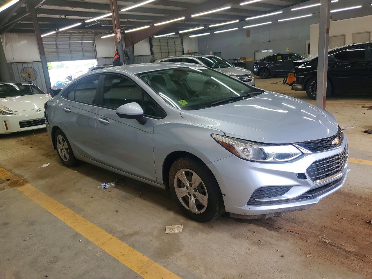 2017 Chevrolet Cruze Ls - Фото 4