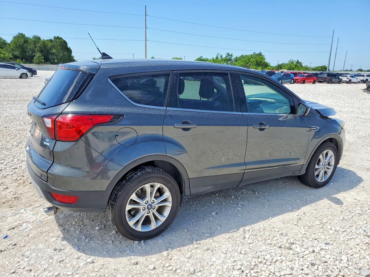 2019 Ford Escape Se - Фото 3