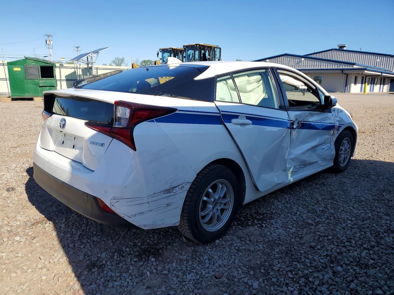 2022 Toyota Prius Le - Фото 3