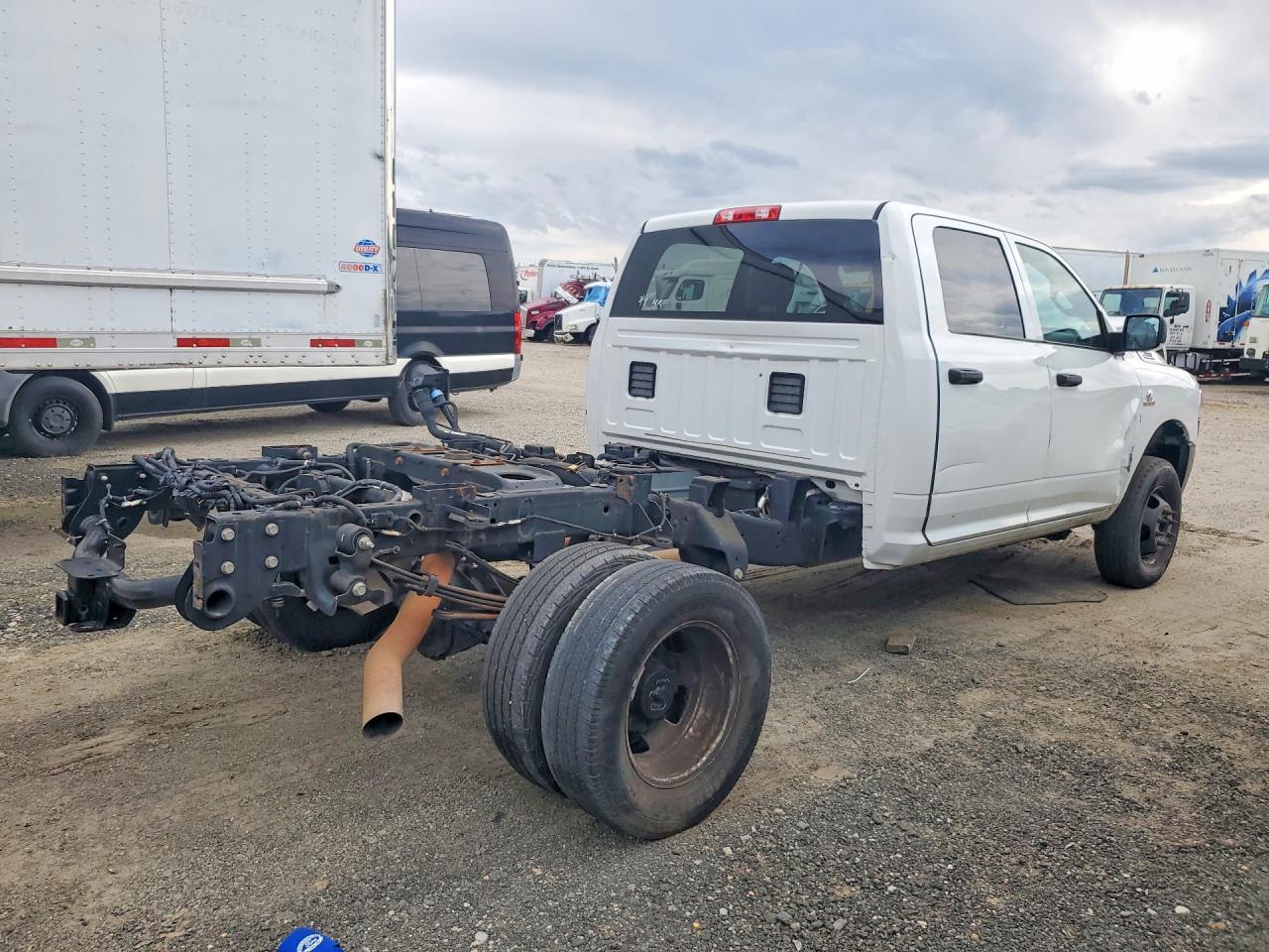2021 Ram 3500 Tradesman 4Wd 6.7L 6C Tdsl Crew Cab - Фото 3