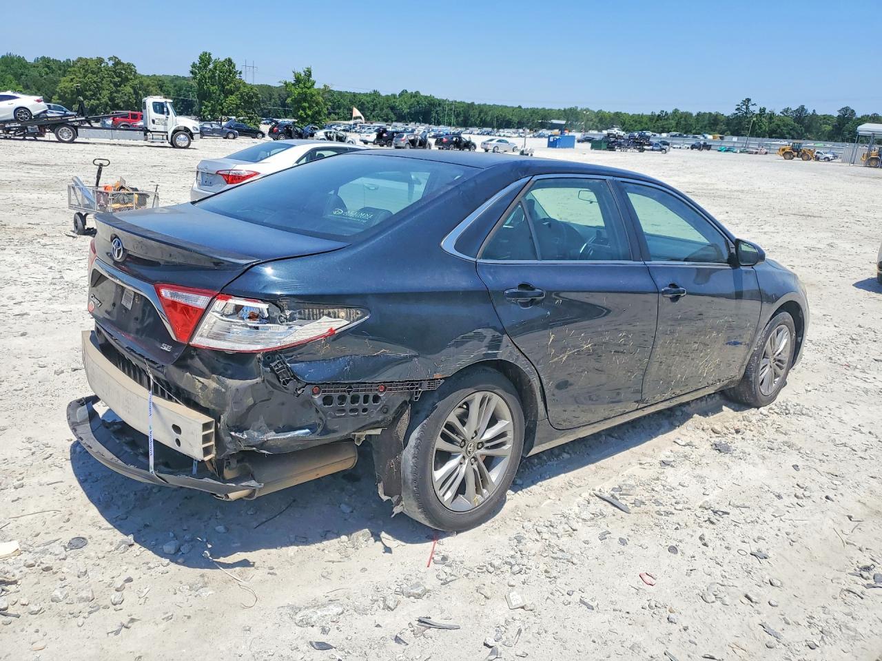 2015 Toyota Camry Se - Фото 3