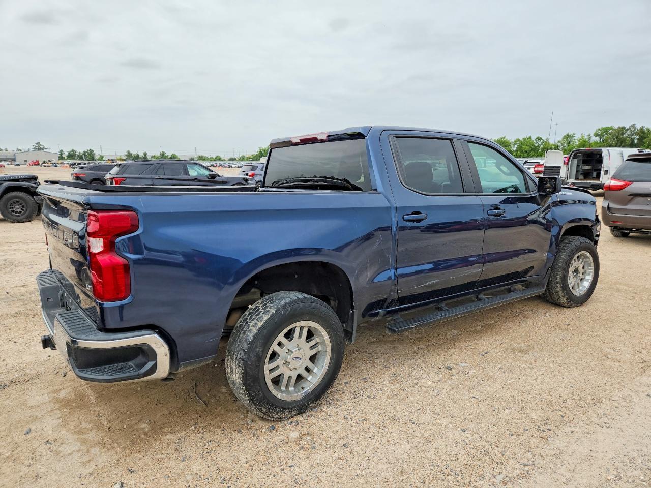 2022 Chevrolet Silverado Ltd C1500 Lt - Image 3