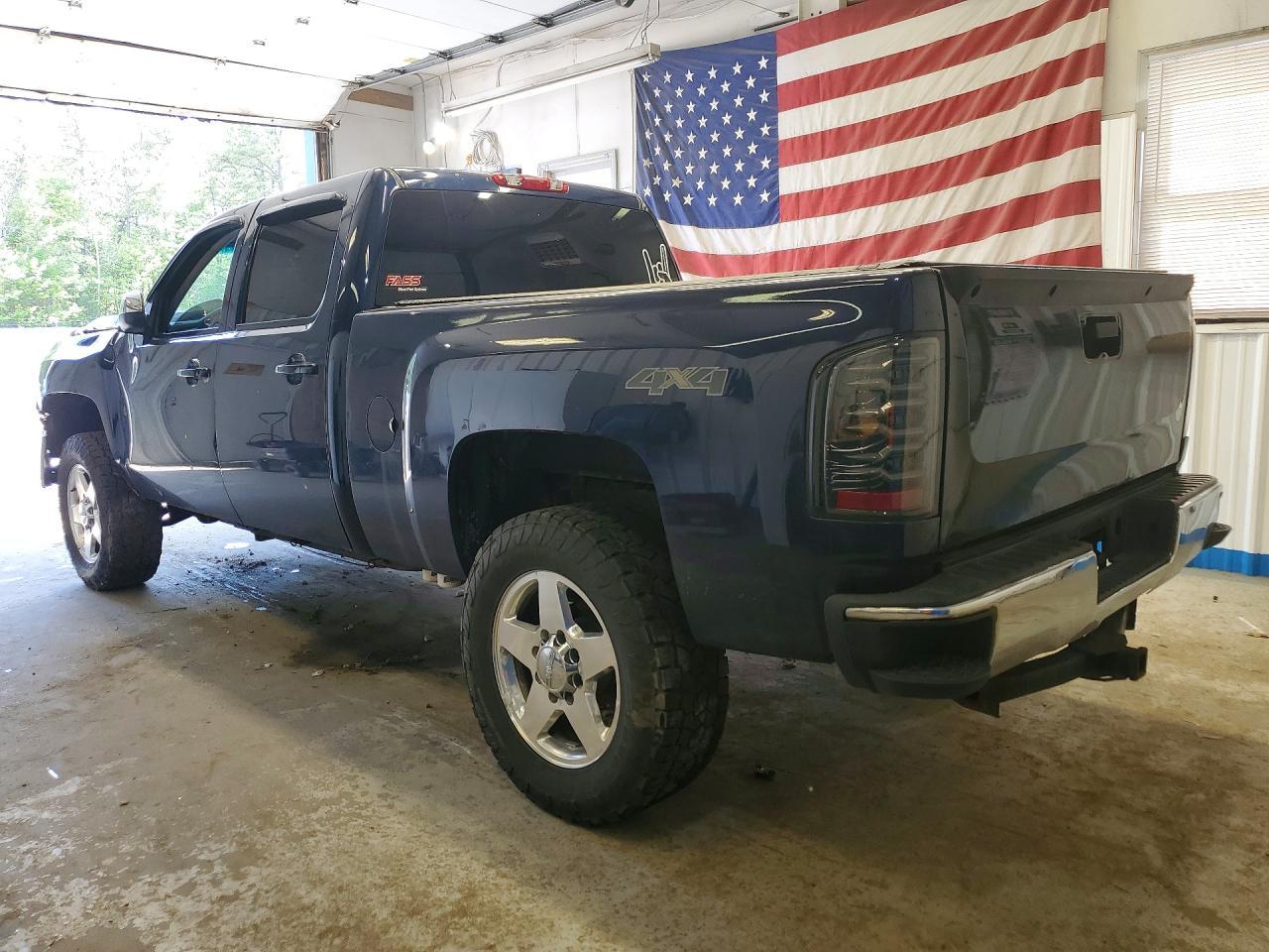 2009 Chevrolet Silverado 2500 Diesel - Image 2
