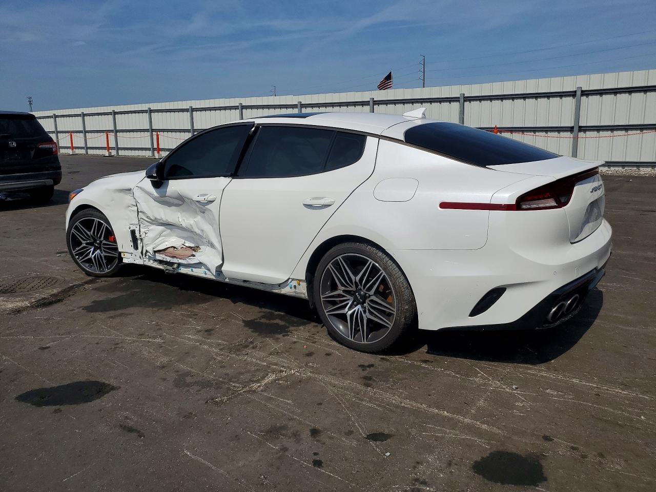 2022 Kia Stinger Gt1 - Фото 2
