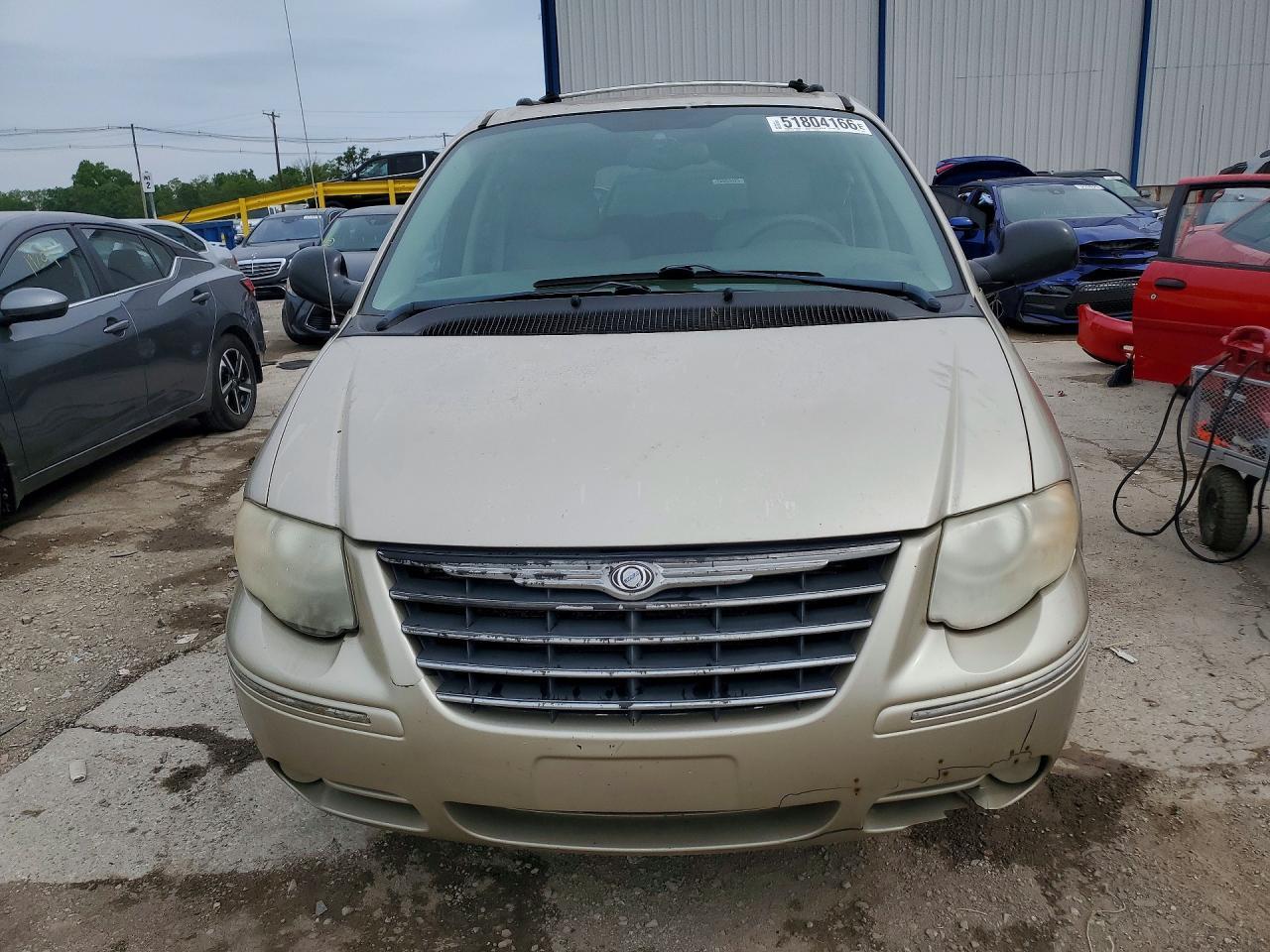 2005 Chrysler Town & Country Limited - Фото 5