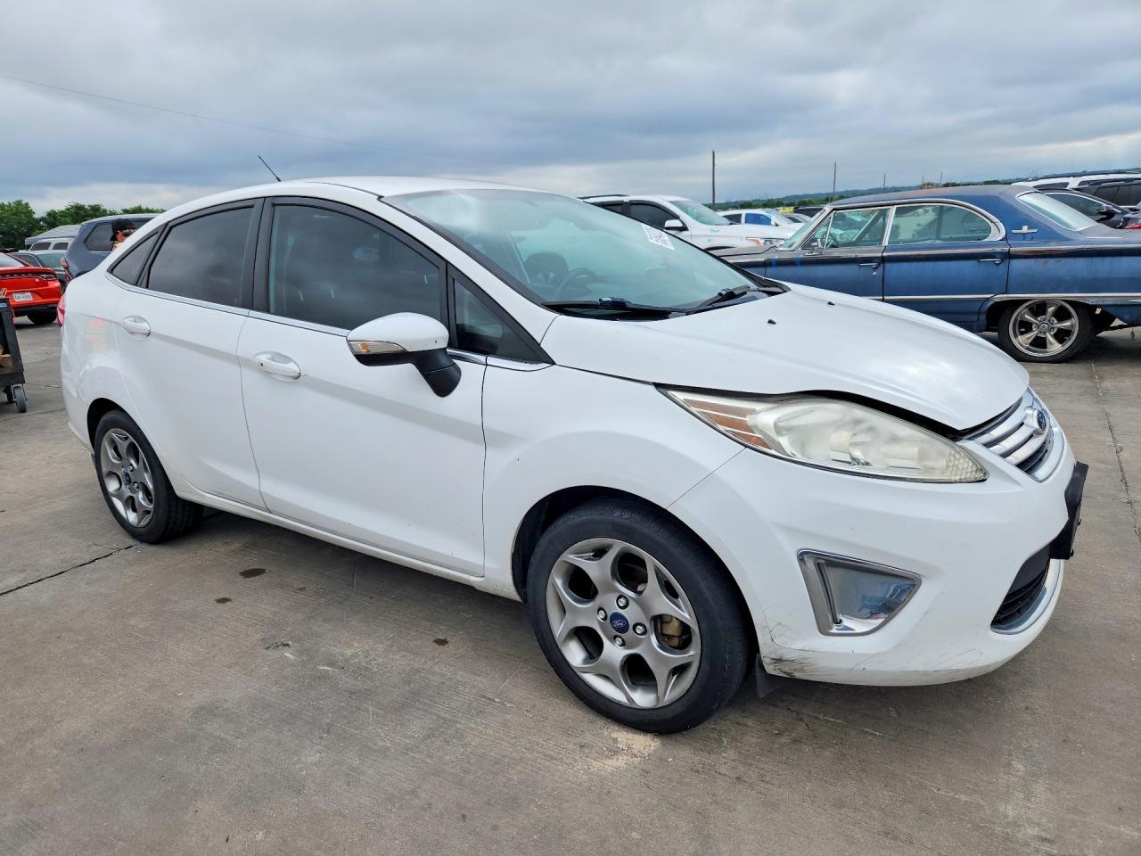 2012 Ford Fiesta - Image 4