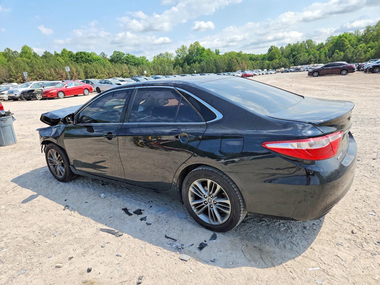 2015 Toyota Camry Se - Фото 2