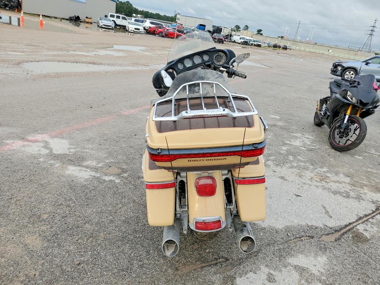 2014 Harley-Davidson Flhtcu Ultra Classic Electra Glide - Image 4